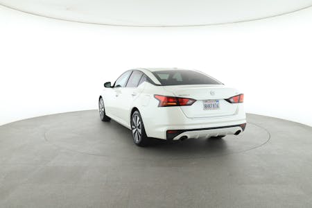 2019 Nissan Altima with 60.4k miles image 5