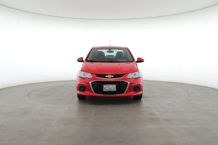  Chevrolet Sonic rojo 2017 usado por $13,950